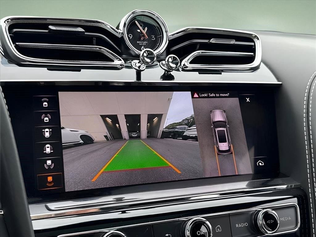 Used 2023 Bentley Bentayga AWD/4WD image 23