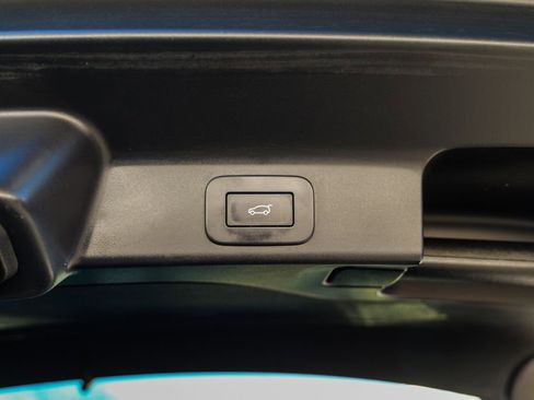 Used 2023 Jaguar F-PACE R-Dynamic S image 59