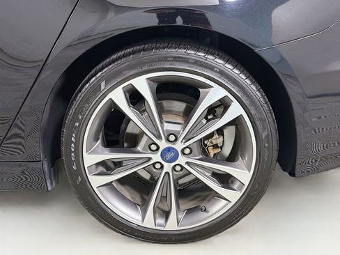 Used 2019 Ford Fusion Titanium image 33