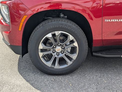 New 2026 Chevrolet Suburban LT w/ Comfort Package image 10