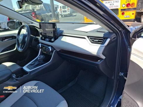 Used 2025 Toyota RAV4 Limited w/ Advanced Technology Package AWD/4WD image 20