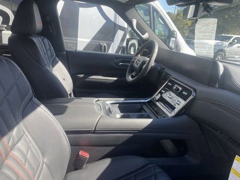 Used 2026 Nissan Armada PRO-4X image 19