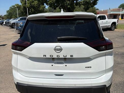 Used 2025 Nissan Rogue SV AWD/4WD image 9