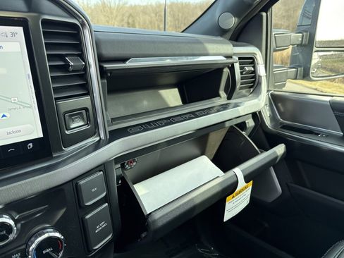 New 2026 Ford F350 Platinum image 38