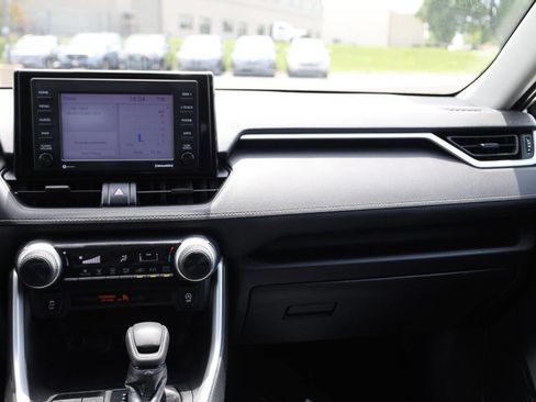 Used 2020 Toyota RAV4 LE AWD/4WD image 24