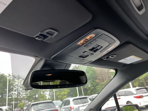 Used 2026 Toyota Sienna XSE FWD image 28