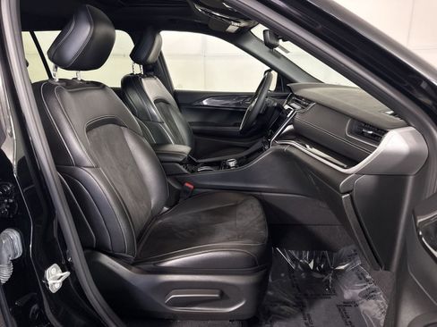 Used 2023 Jeep Grand Cherokee L Laredo AWD/4WD image 27