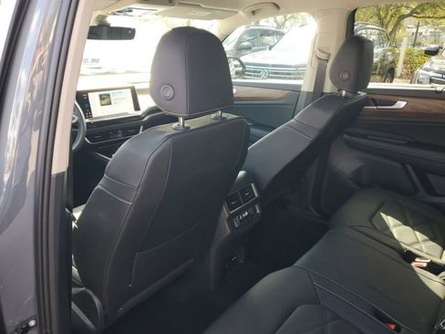 New 2026 Volkswagen Atlas SE image 10