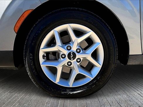 Certified 2023 Kia Soul LX w/ LX Technology Package image 8