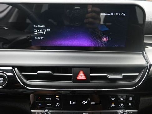 Used 2025 Kia Seltos S FWD image 11