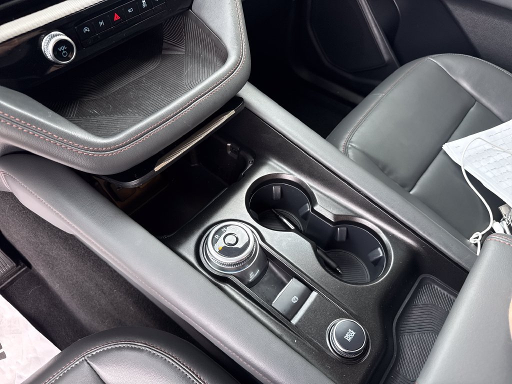 Used 2025 Ford Explorer Active w/ Active Comfort Package AWD/4WD image 19