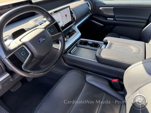 Used 2025 Ford Expedition Platinum AWD/4WD image 15