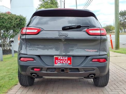 Used 2016 Jeep Cherokee Trailhawk w/ Leather Interior Group AWD/4WD image 5