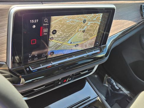 Used 2025 Volkswagen Atlas SEL Premium R-Line image 22