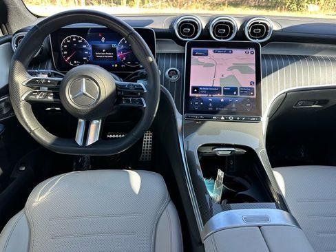 Used 2023 Mercedes-Benz GLC 300 image 4