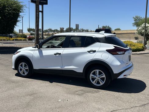 Used 2023 Nissan Kicks S FWD image 3