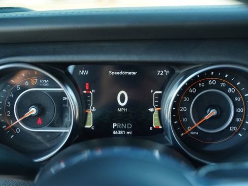 Used 2021 Jeep Wrangler Unlimited Sahara AWD/4WD image 29