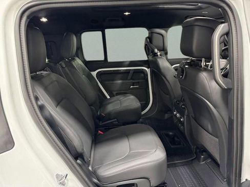 New 2026 Land Rover Defender 130 X-Dynamic SE AWD/4WD image 10