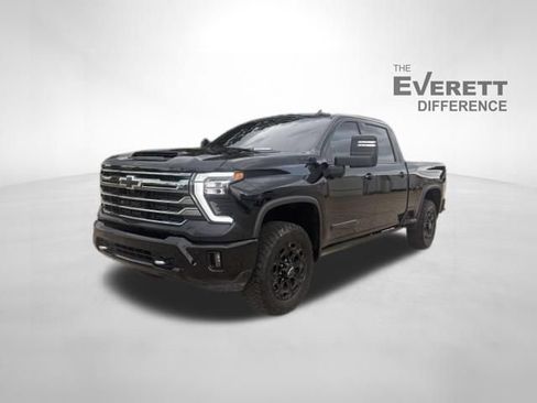 Used 2024 Chevrolet Silverado 2500 High Country w/ High Country Premium Package AWD/4WD image 3