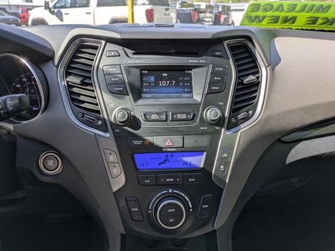 Used 2015 Hyundai Santa Fe GLS w/ Option Group 02 FWD image 19