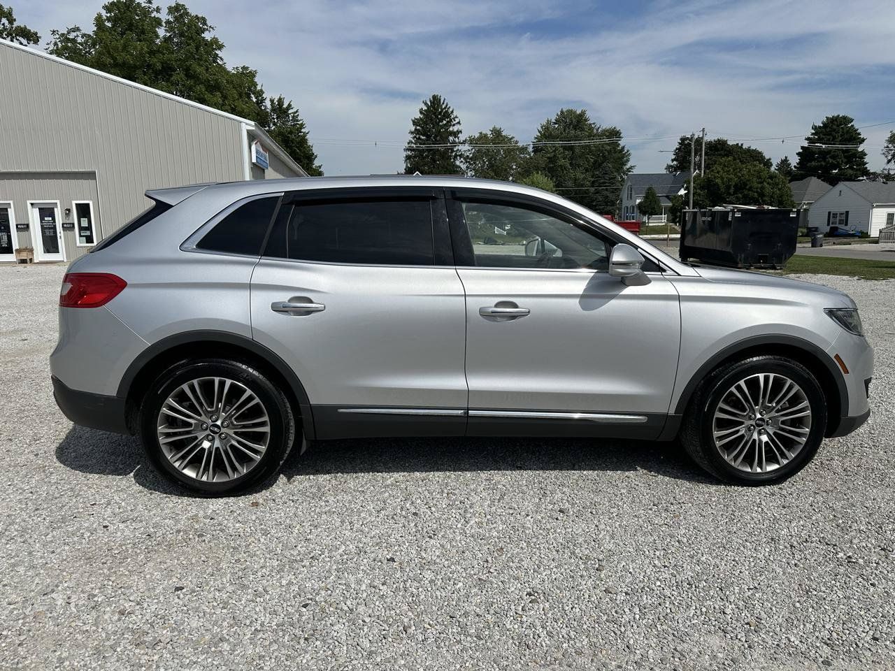 Used 2016 Lincoln MKX Reserve w/ Climate Package AWD/4WD image 9