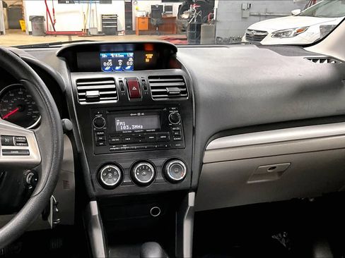 Used 2014 Subaru Forester 2.5i Premium w/ All-Weather Package image 6