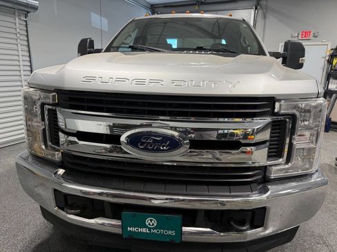 Used 2017 Ford F250 XLT AWD/4WD image 3
