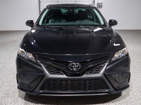 Used 2022 Toyota Camry SE FWD image 4