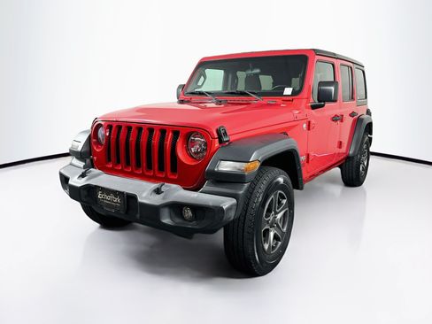 Used 2018 Jeep Wrangler Unlimited Sport S AWD/4WD image 3