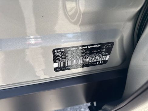 Used 2024 Mitsubishi Outlander SE Black Edition FWD image 37