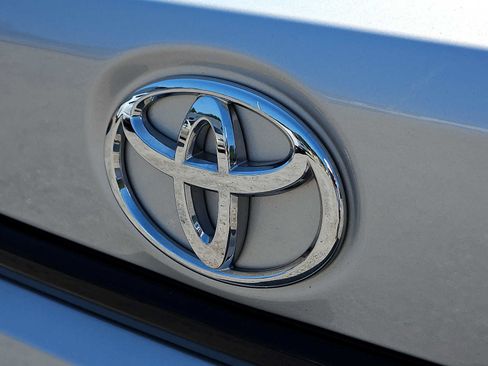 Used 2024 Toyota Corolla LE FWD image 30