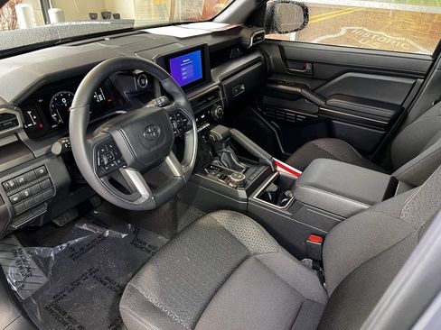 Used 2025 Toyota 4Runner SR5 image 16