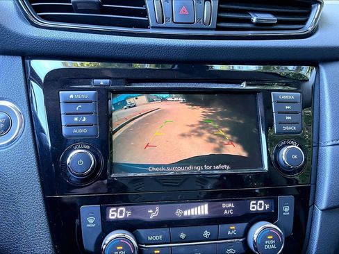 Used 2019 Nissan Rogue SV FWD image 27
