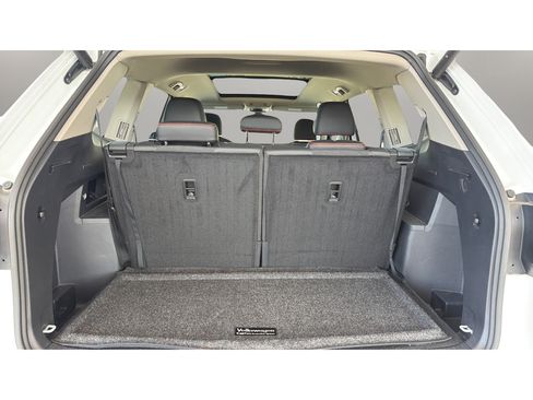 Used 2025 Volkswagen Atlas Peak Edition SE AWD/4WD image 12