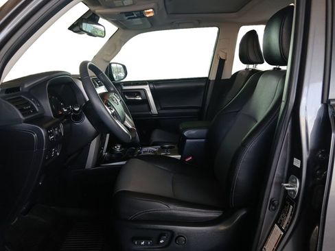Used 2022 Toyota 4Runner SR5 Premium w/ Moonroof Package AWD/4WD image 13