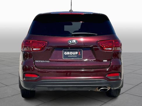 Used 2019 Kia Sorento LX image 5