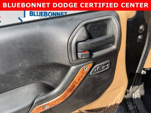 Used 2015 Jeep Wrangler Unlimited Sahara w/ Connectivity Group AWD/4WD image 10
