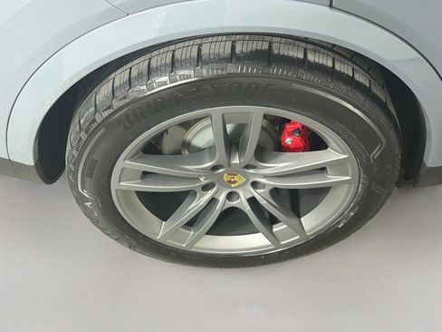 Certified 2024 Porsche Cayenne S AWD/4WD image 12