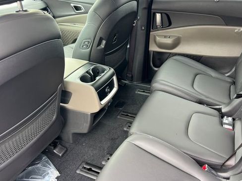 New 2026 Kia Carnival EX FWD image 14