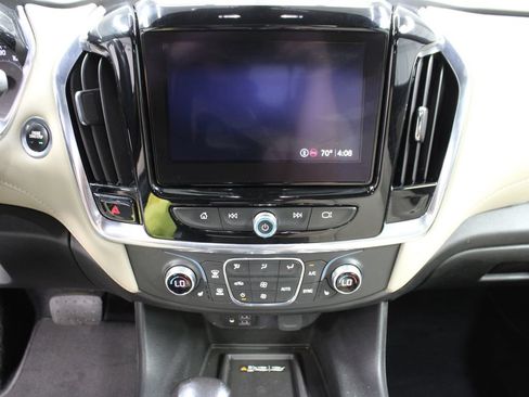 Used 2022 Chevrolet Traverse LT w/ LT Premium Package AWD/4WD image 13