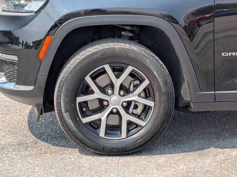 Used 2024 Jeep Grand Cherokee L Limited AWD/4WD image 12