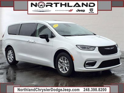 Used 2024 Chrysler Pacifica Touring-L