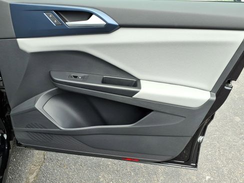 Certified 2022 Volkswagen Taos SE AWD/4WD image 9