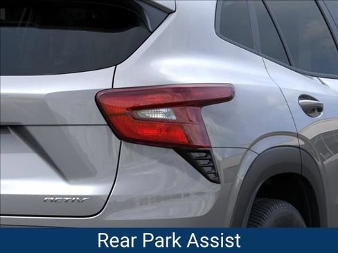 New 2026 Chevrolet Trax ACTIV w/ Sunroof Package FWD image 12