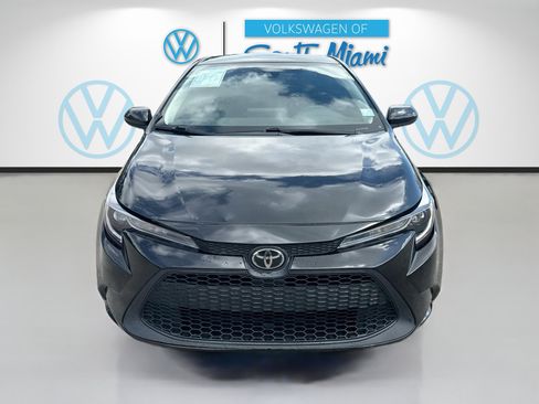 Used 2022 Toyota Corolla LE FWD image 2