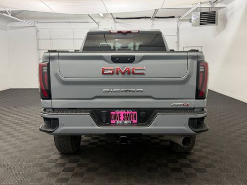 Used 2025 GMC Sierra 2500 AT4 w/ AT4 Premium Plus Package AWD/4WD image 10