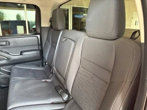 Used 2022 Nissan Frontier S w/ Technology Package AWD/4WD image 18