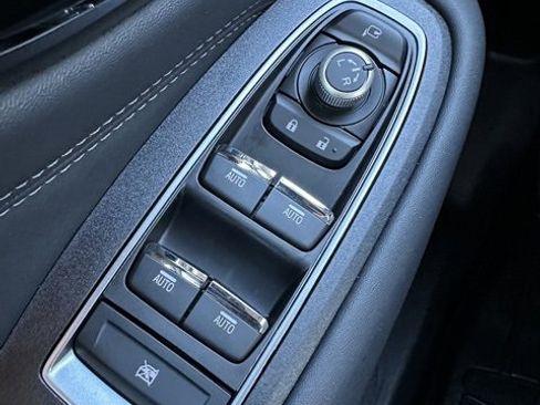 Used 2025 Subaru Outback Touring XT image 18