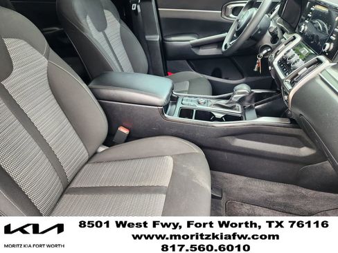Used 2023 Kia Sorento LX FWD image 13