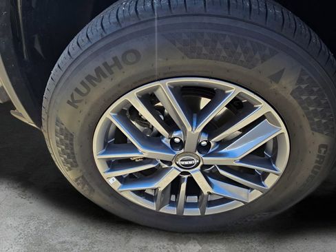 Used 2023 Nissan Rogue S AWD/4WD image 17